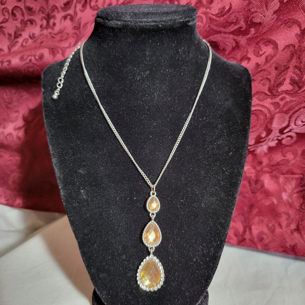 Unbranded Rhinestone & Teardrop 16" necklace